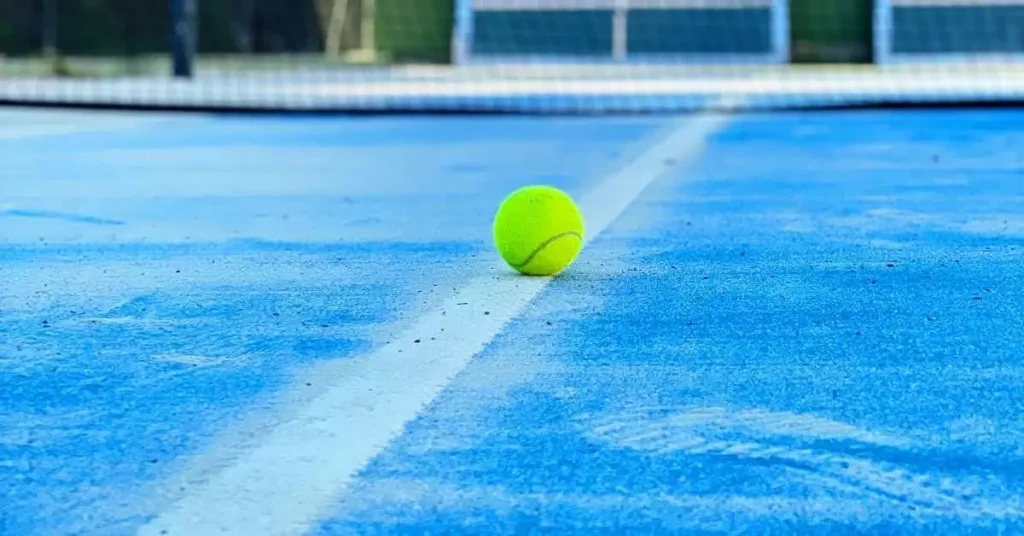 blue clay tennis court