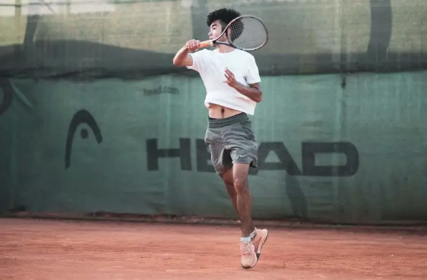forehand volley in tennis