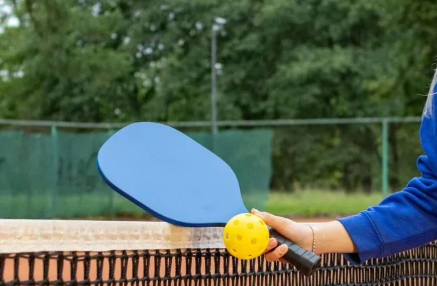 how is pickleball different from tennis