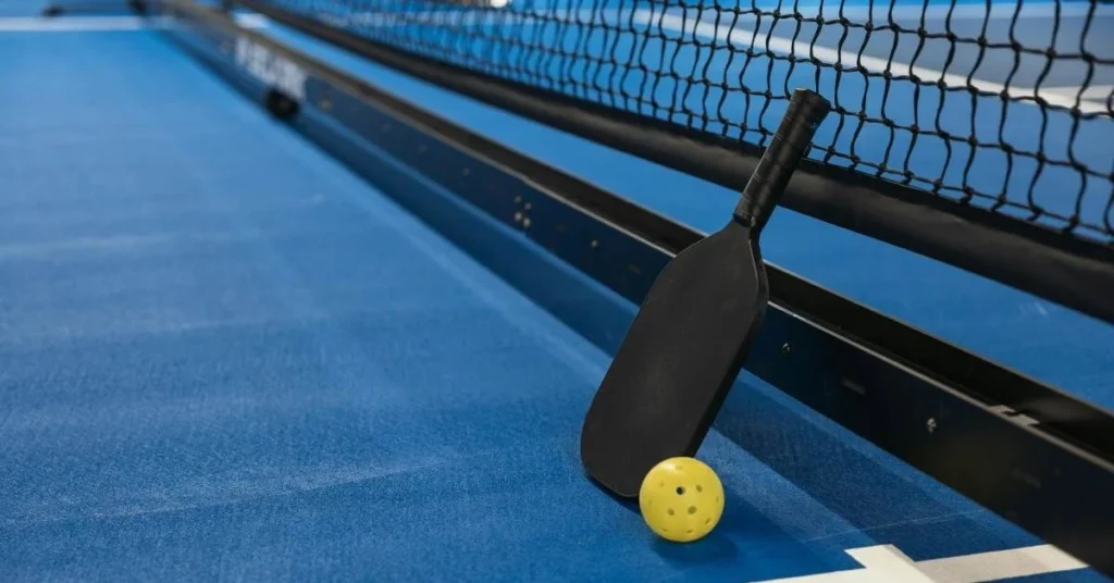 how is pickleball different from tennis: rackets